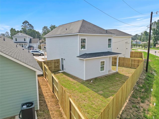 760 Juneau Court, Montgomery, TX 77316