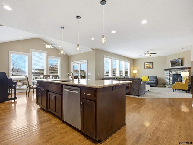 10106 S 123rd Avenue, Papillion, NE 68046