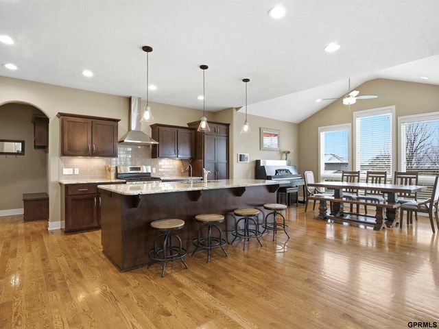 10106 S 123rd Avenue, Papillion, NE 68046