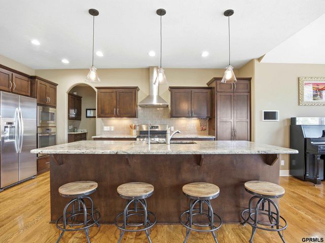 10106 S 123rd Avenue, Papillion, NE 68046