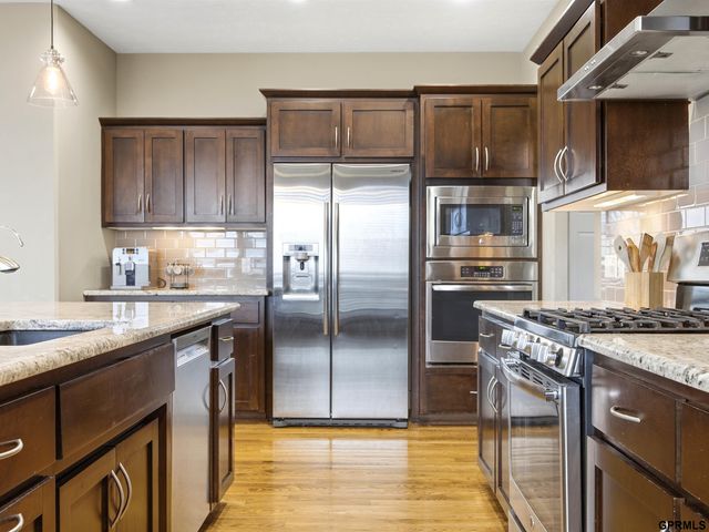 10106 S 123rd Avenue, Papillion, NE 68046