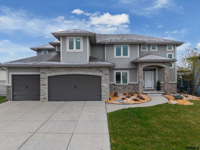 10106 S 123rd Avenue, Papillion, NE 68046