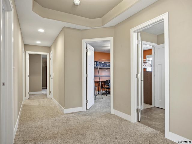 10106 S 123rd Avenue, Papillion, NE 68046