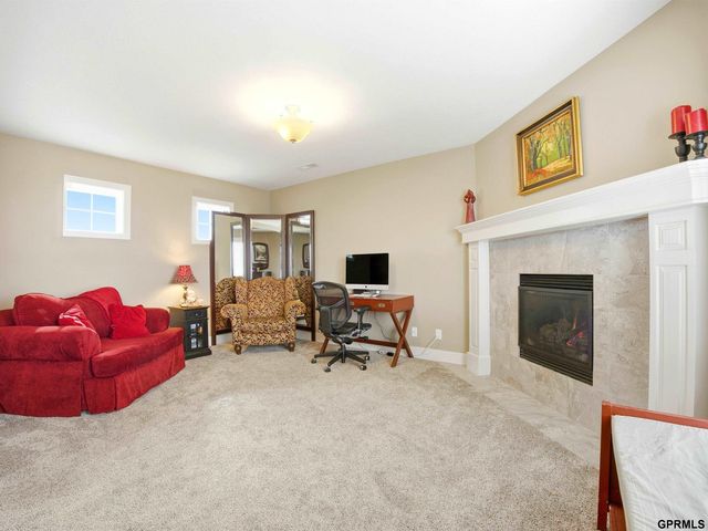 10106 S 123rd Avenue, Papillion, NE 68046