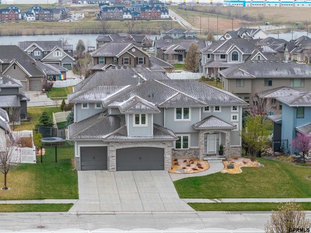 10106 S 123rd Avenue, Papillion, NE 68046