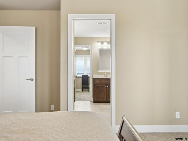 10106 S 123rd Avenue, Papillion, NE 68046