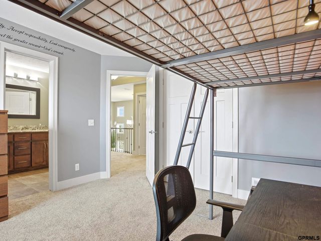 10106 S 123rd Avenue, Papillion, NE 68046