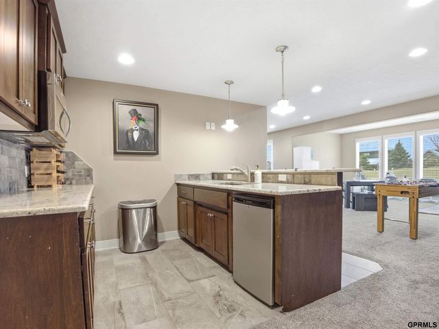 10106 S 123rd Avenue, Papillion, NE 68046