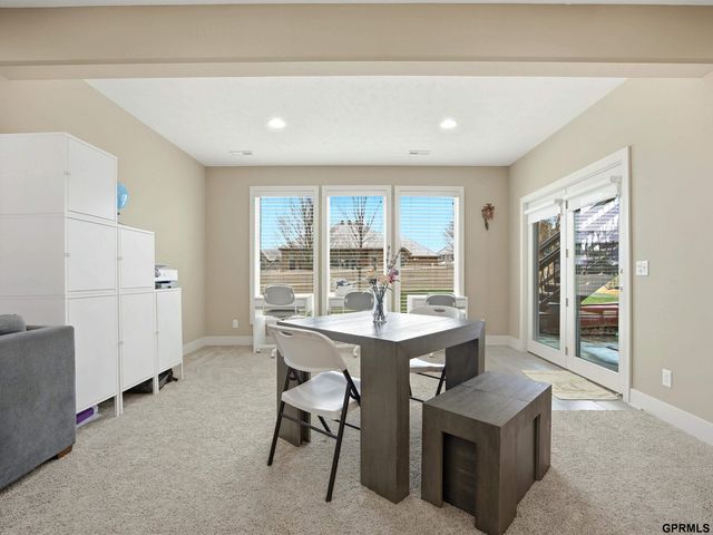 10106 S 123rd Avenue, Papillion, NE 68046
