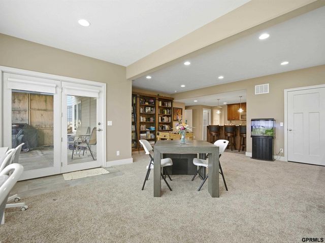 10106 S 123rd Avenue, Papillion, NE 68046