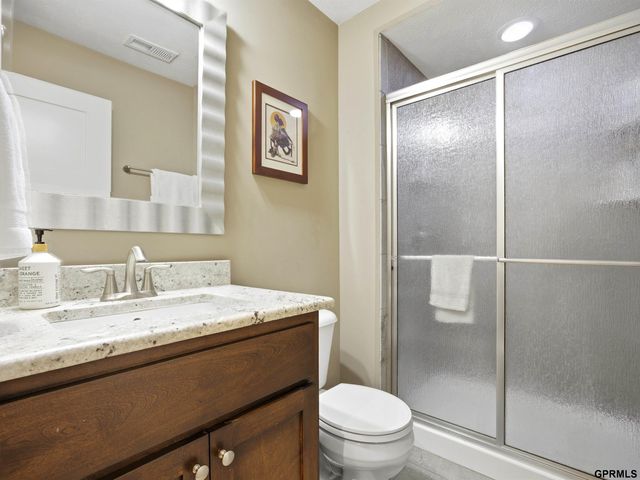 10106 S 123rd Avenue, Papillion, NE 68046