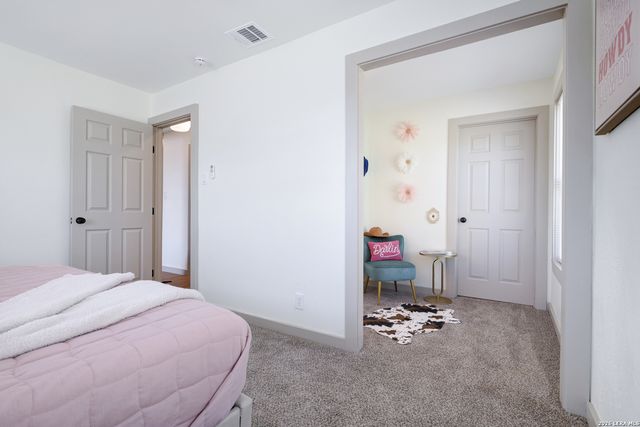 143 OAK VALLEY DR, San Antonio, TX 78227