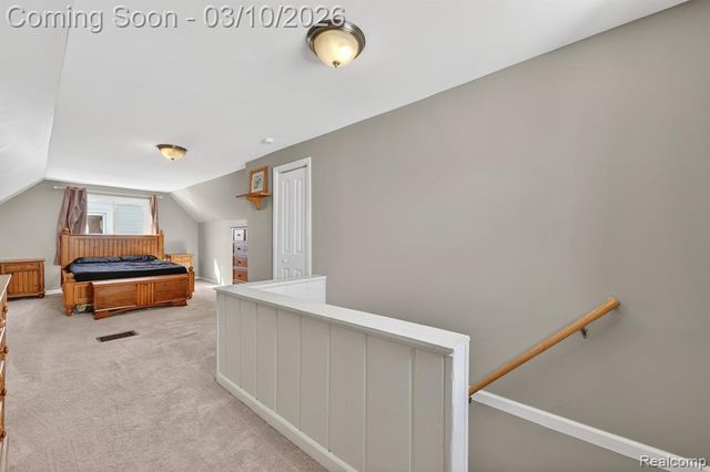 438 W Brockton Avenue, Madison Heights, MI 48071