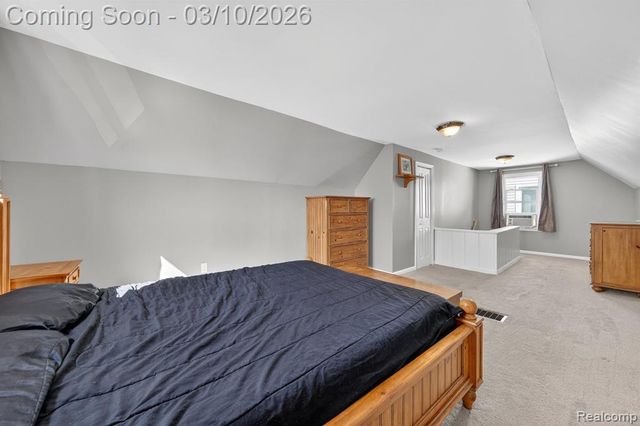 438 W Brockton Avenue, Madison Heights, MI 48071