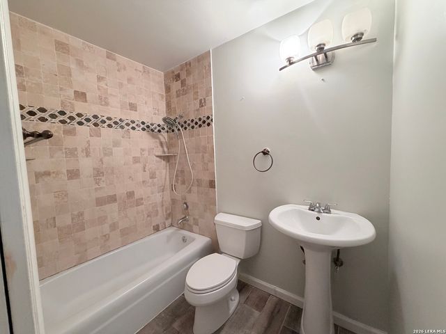 5142 VILLAGE CT, San Antonio, TX 78218