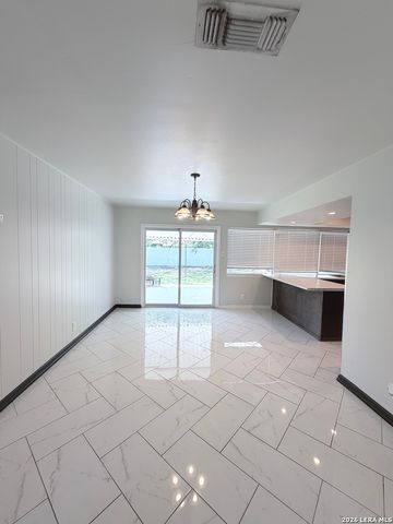 5142 VILLAGE CT, San Antonio, TX 78218