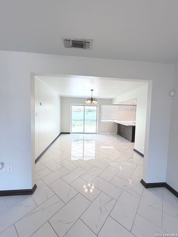 5142 VILLAGE CT, San Antonio, TX 78218