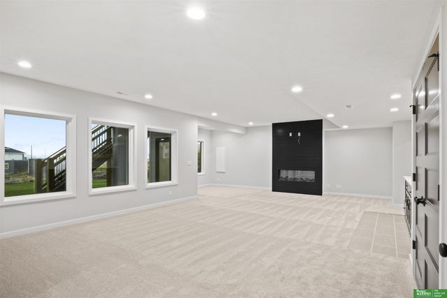 5432 N 213th Street, Elkhorn, NE 68022