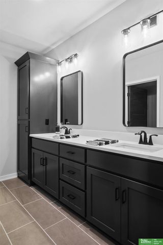 5432 N 213th Street, Elkhorn, NE 68022