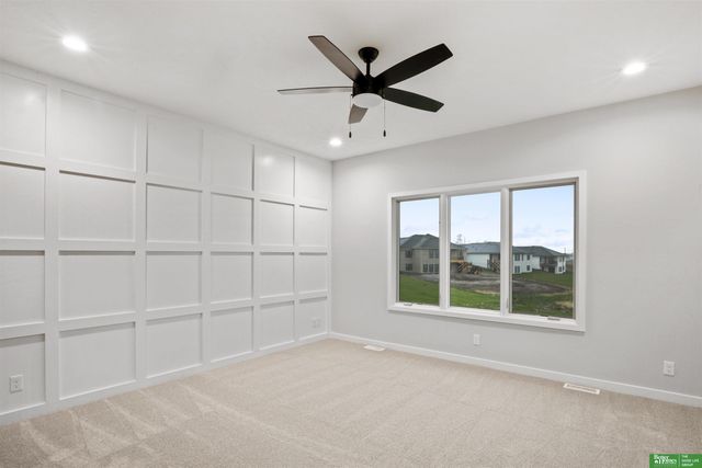5432 N 213th Street, Elkhorn, NE 68022