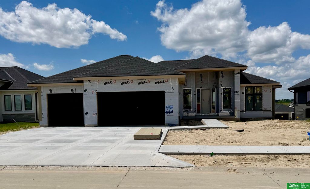 5432 N 213th Street, Elkhorn, NE 68022