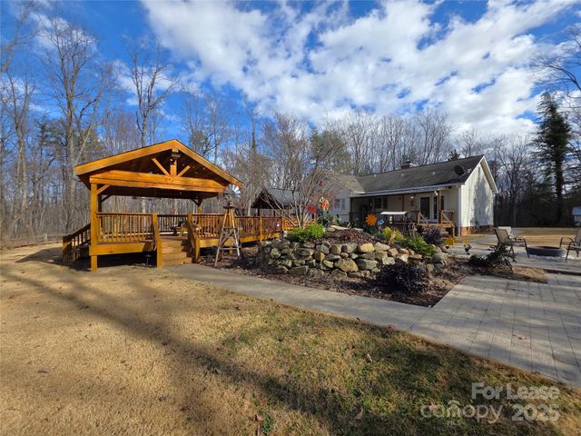 256 Georgewoods Drive, Dallas, NC 28034