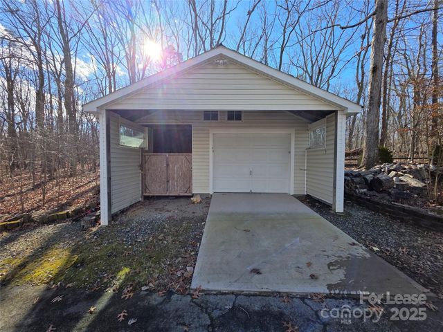 256 Georgewoods Drive, Dallas, NC 28034