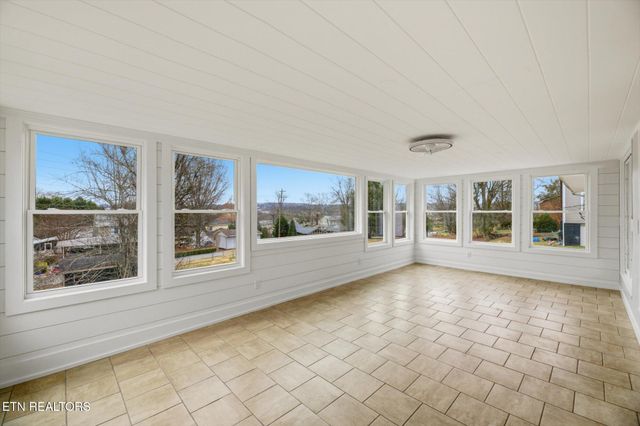 1312 Park St, Sweetwater, TN 37874