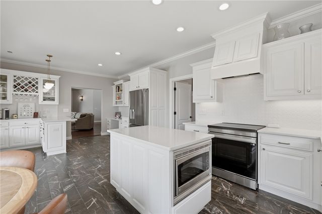 5732 S Chanberry Lane, Rogers, AR 72758