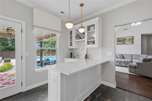 5732 S Chanberry Lane, Rogers, AR 72758