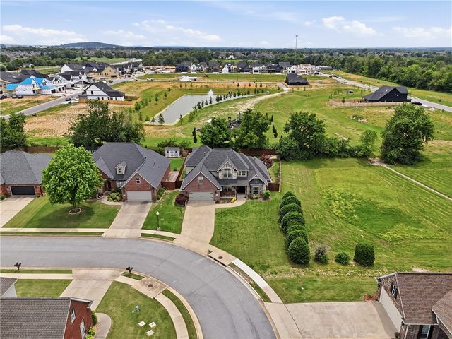 5732 S Chanberry Lane, Rogers, AR 72758