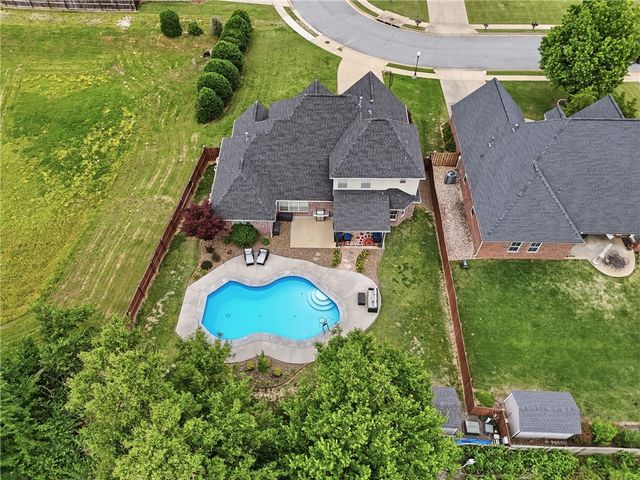 5732 S Chanberry Lane, Rogers, AR 72758