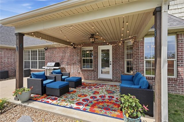 5732 S Chanberry Lane, Rogers, AR 72758