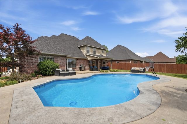 5732 S Chanberry Lane, Rogers, AR 72758