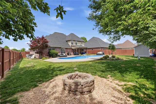 5732 S Chanberry Lane, Rogers, AR 72758