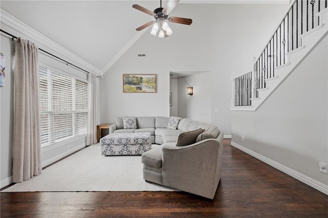 5732 S Chanberry Lane, Rogers, AR 72758