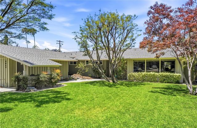 2612 N Louise Street, Santa Ana, CA 92706