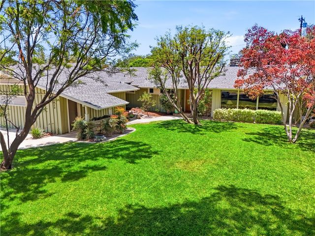2612 N Louise Street, Santa Ana, CA 92706