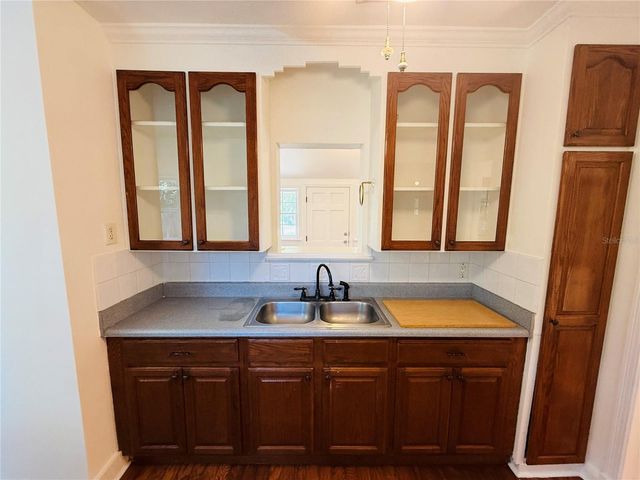 745 NE 10TH AVENUE, Gainesville, FL 32601