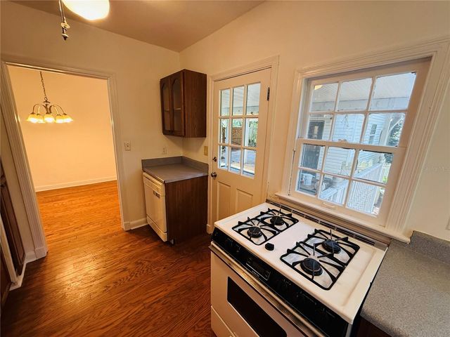 745 NE 10TH AVENUE, Gainesville, FL 32601