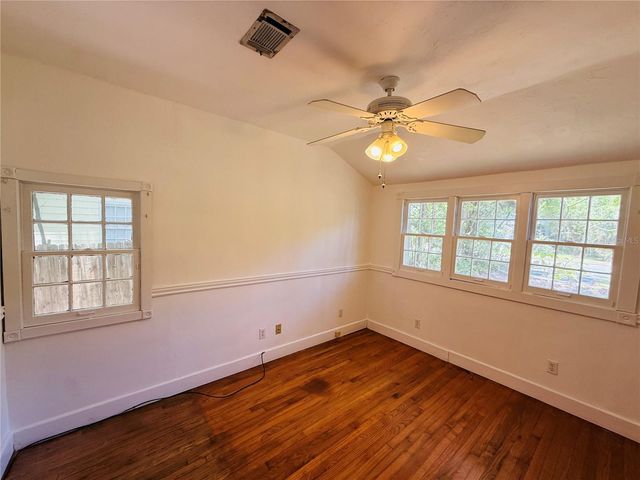 745 NE 10TH AVENUE, Gainesville, FL 32601