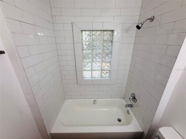 745 NE 10TH AVENUE, Gainesville, FL 32601