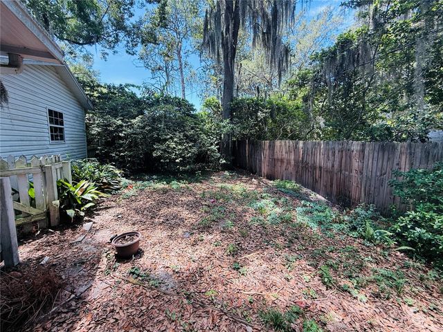 745 NE 10TH AVENUE, Gainesville, FL 32601