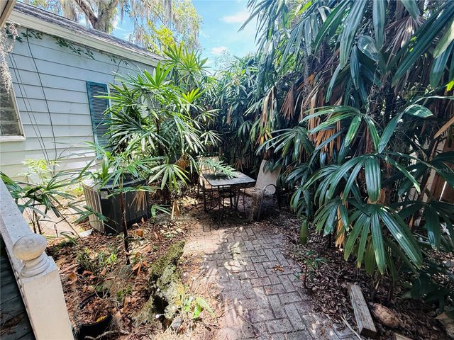 745 NE 10TH AVENUE, Gainesville, FL 32601