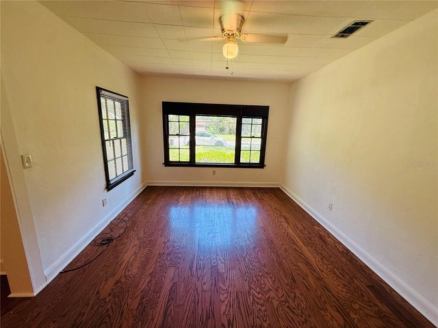 745 NE 10TH AVENUE, Gainesville, FL 32601