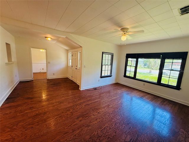745 NE 10TH AVENUE, Gainesville, FL 32601