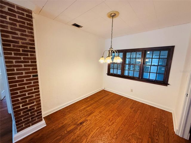 745 NE 10TH AVENUE, Gainesville, FL 32601