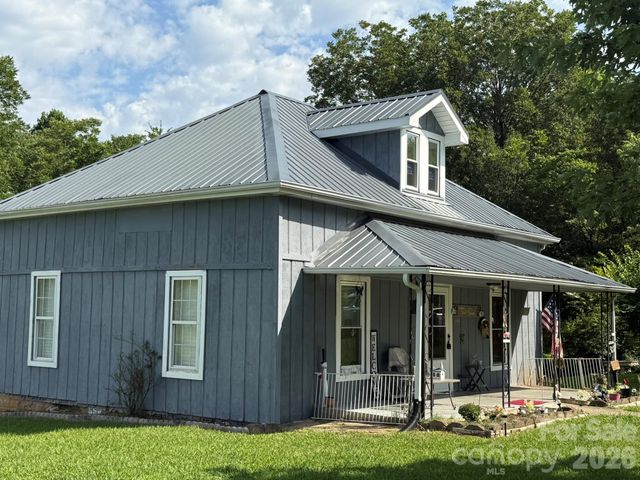 304 Main Avenue W, Hildebran, NC 28637