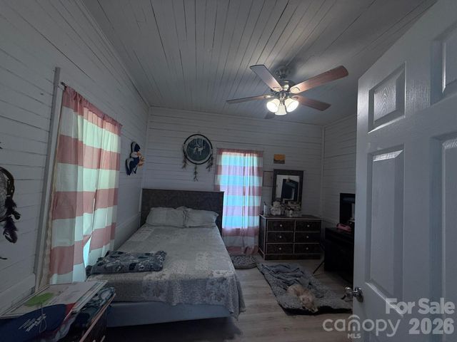304 Main Avenue W, Hildebran, NC 28637