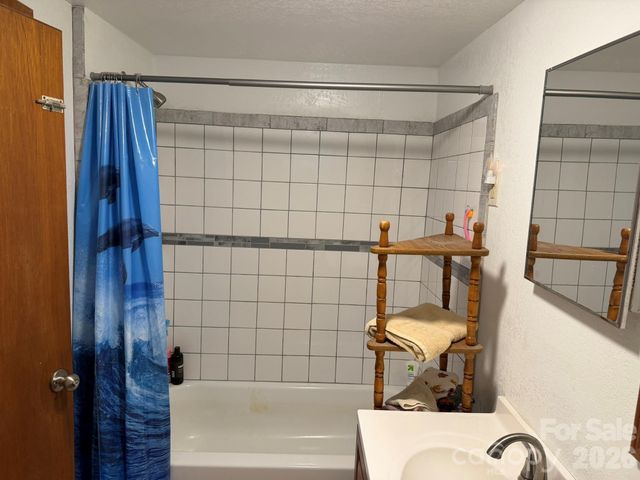 304 Main Avenue W, Hildebran, NC 28637